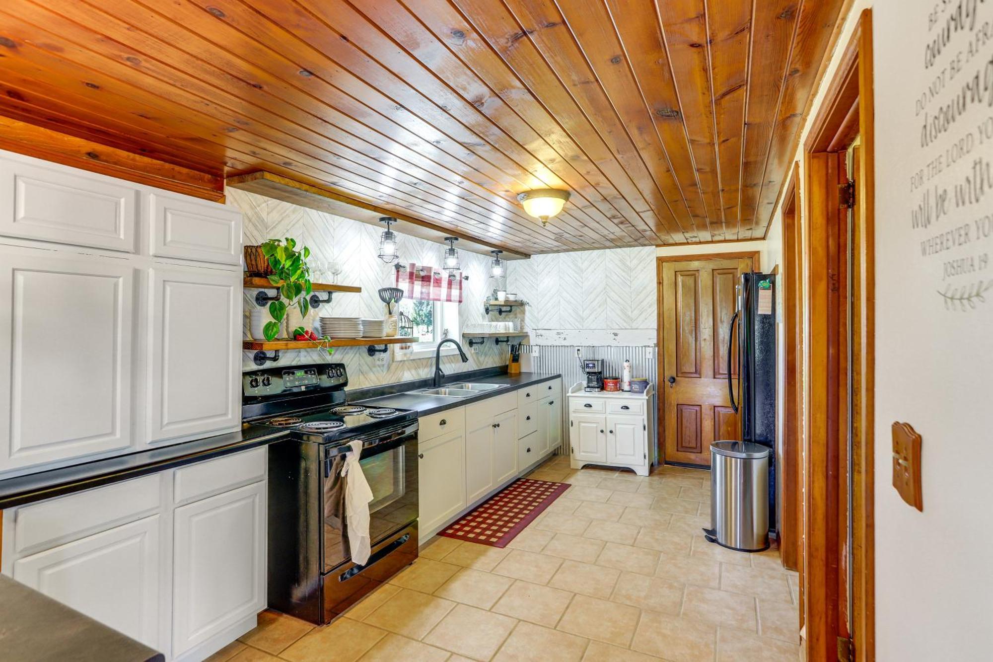 Quiet Shiloh Retreat With Spacious Yard And Fireplace! Exteriör bild